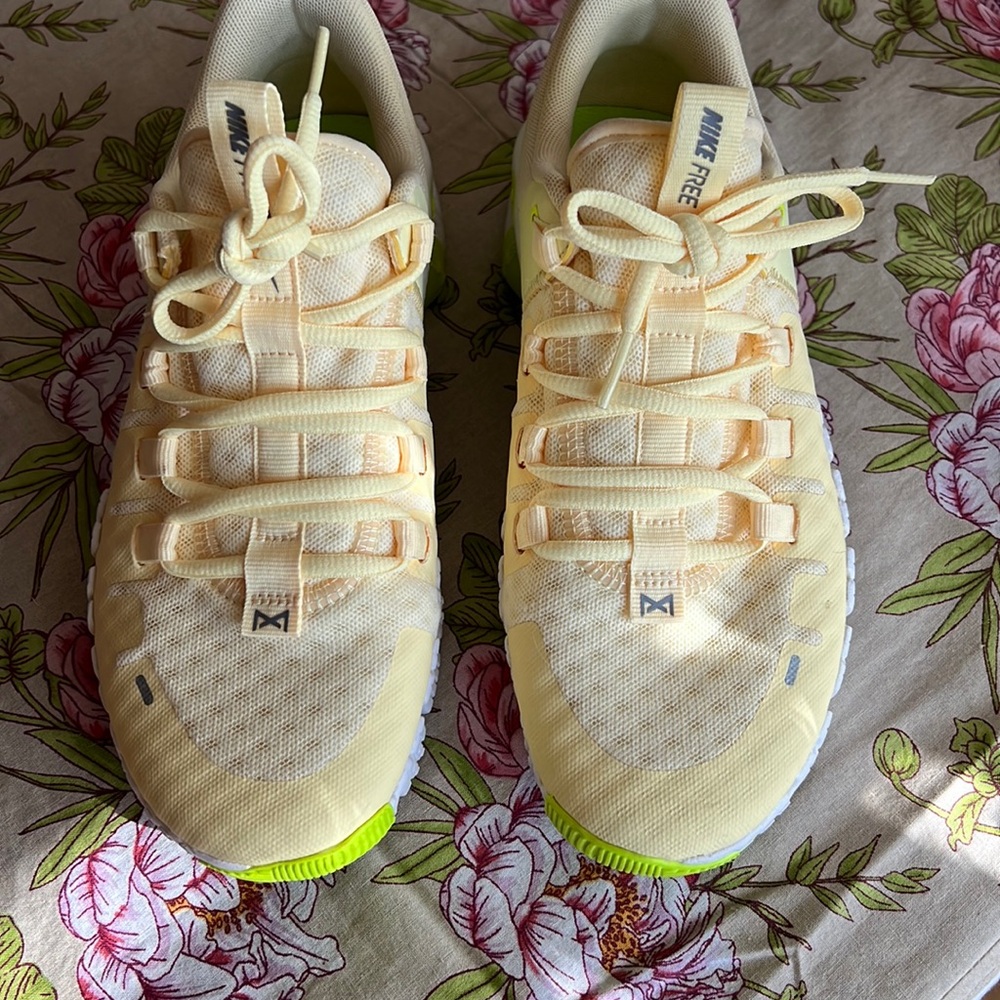 Women’s Nike Free Metcon shoes.